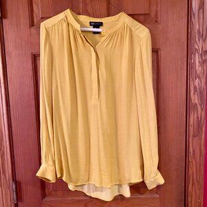 Silky Yellow Jones NY Tunic top